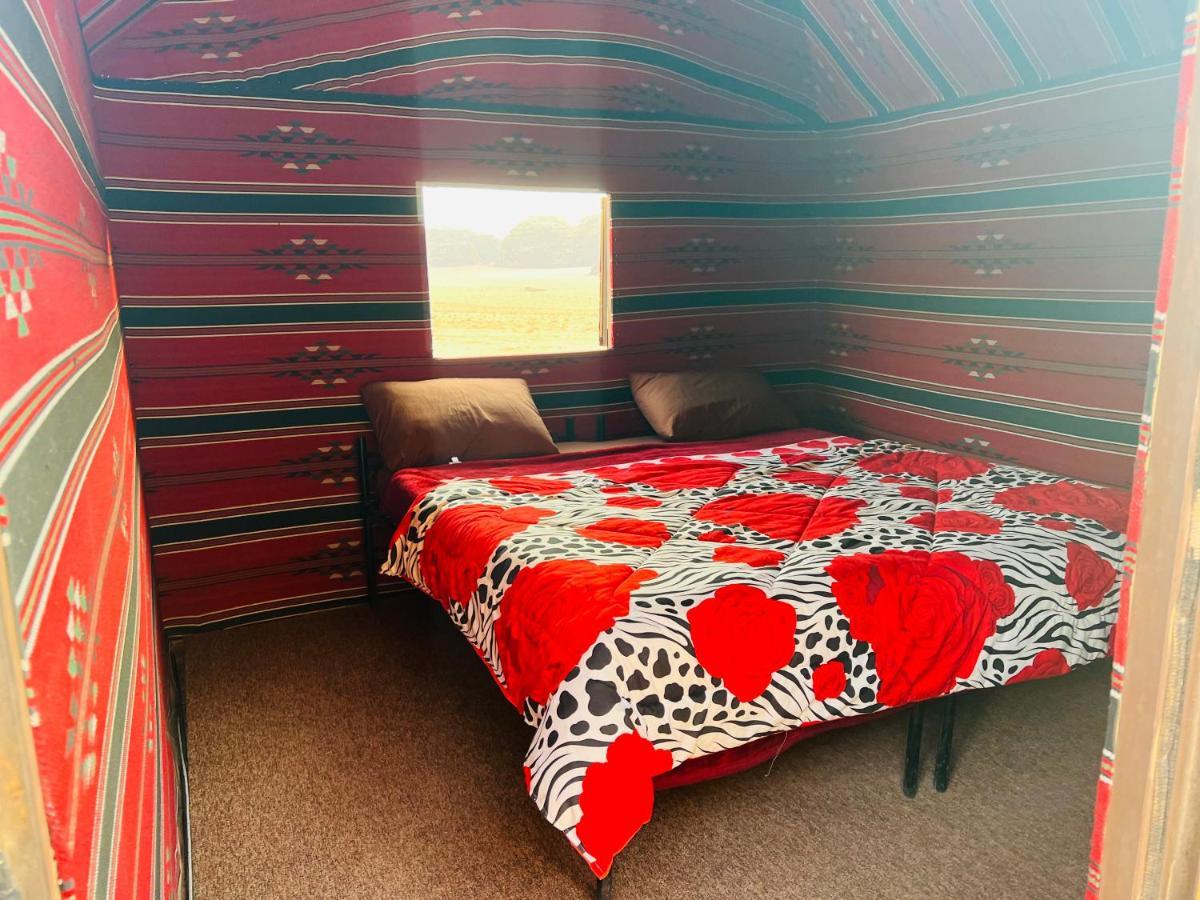 Bedouin Host Camp& With Tour Hotel Wadi Rum Exterior foto