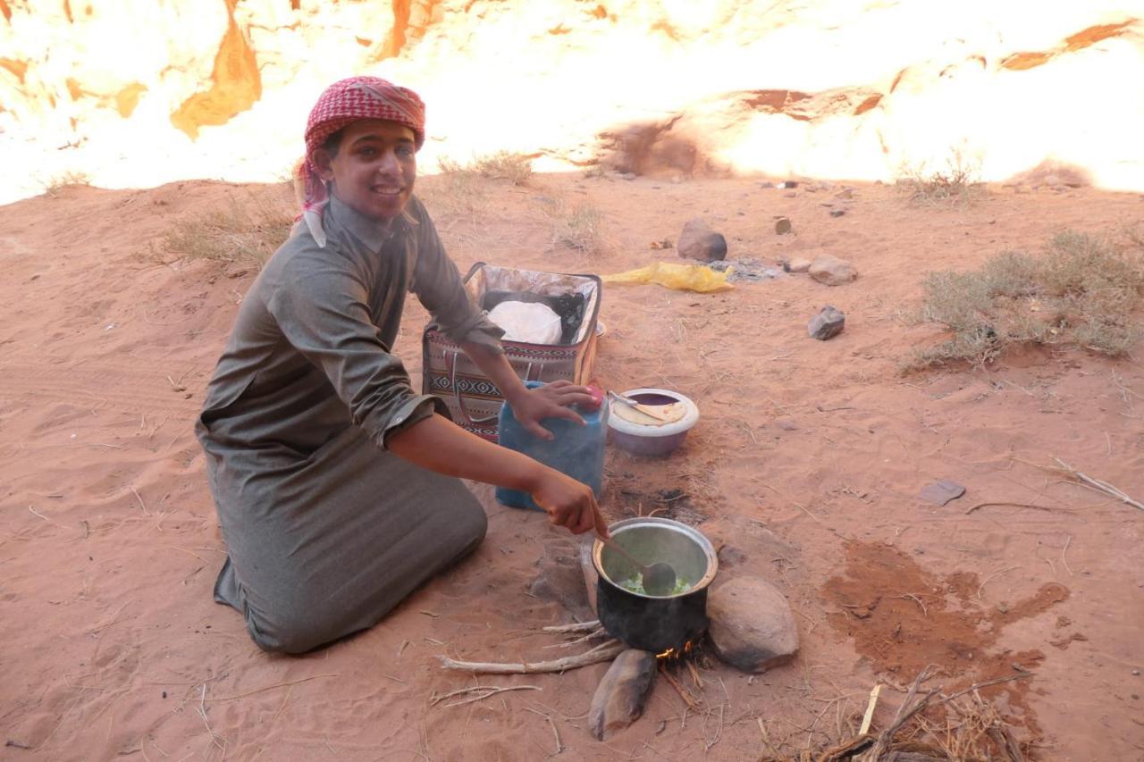 Bedouin Host Camp& With Tour Hotel Wadi Rum Exterior foto